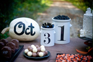 DESERT TABLE FOR HALLOWEEN