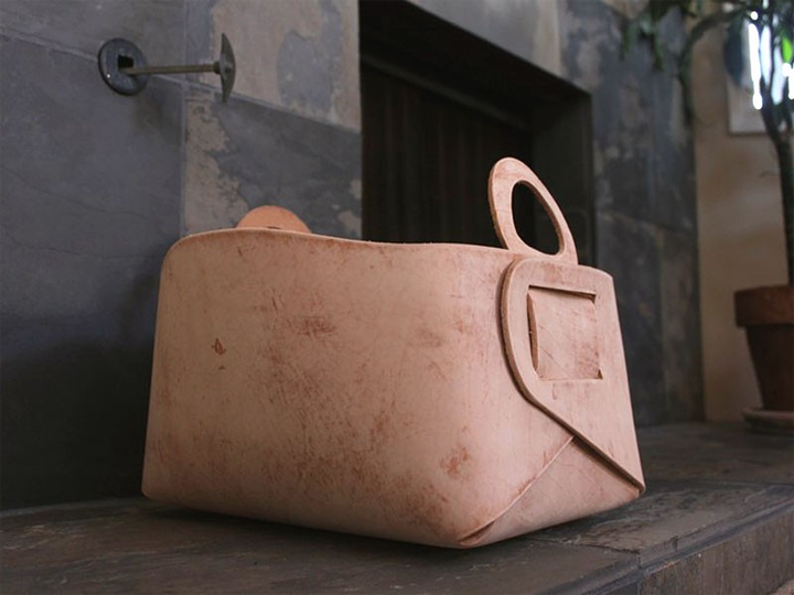 STYLISH LEATHER ITEMS BY GILDEM