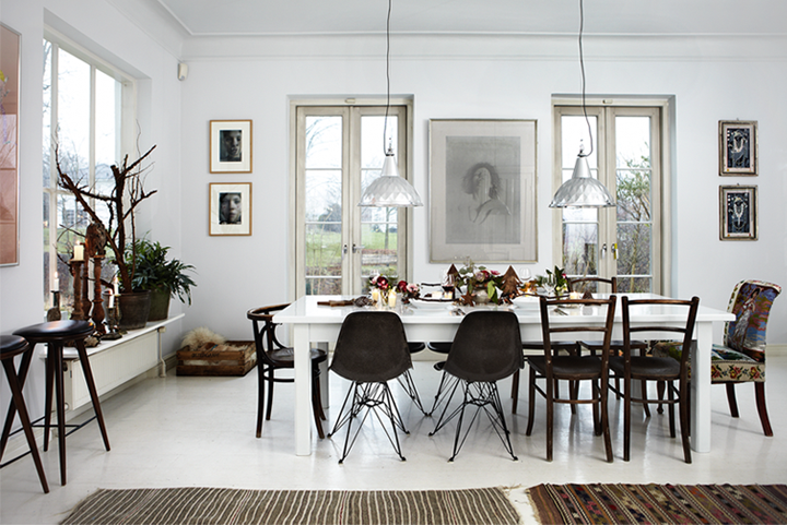 NICELY DECORATED CHRISTMAS HOME