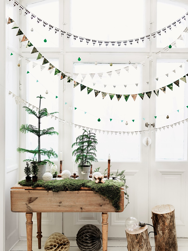 CHRISTMAS IN WHITE AND GREEN