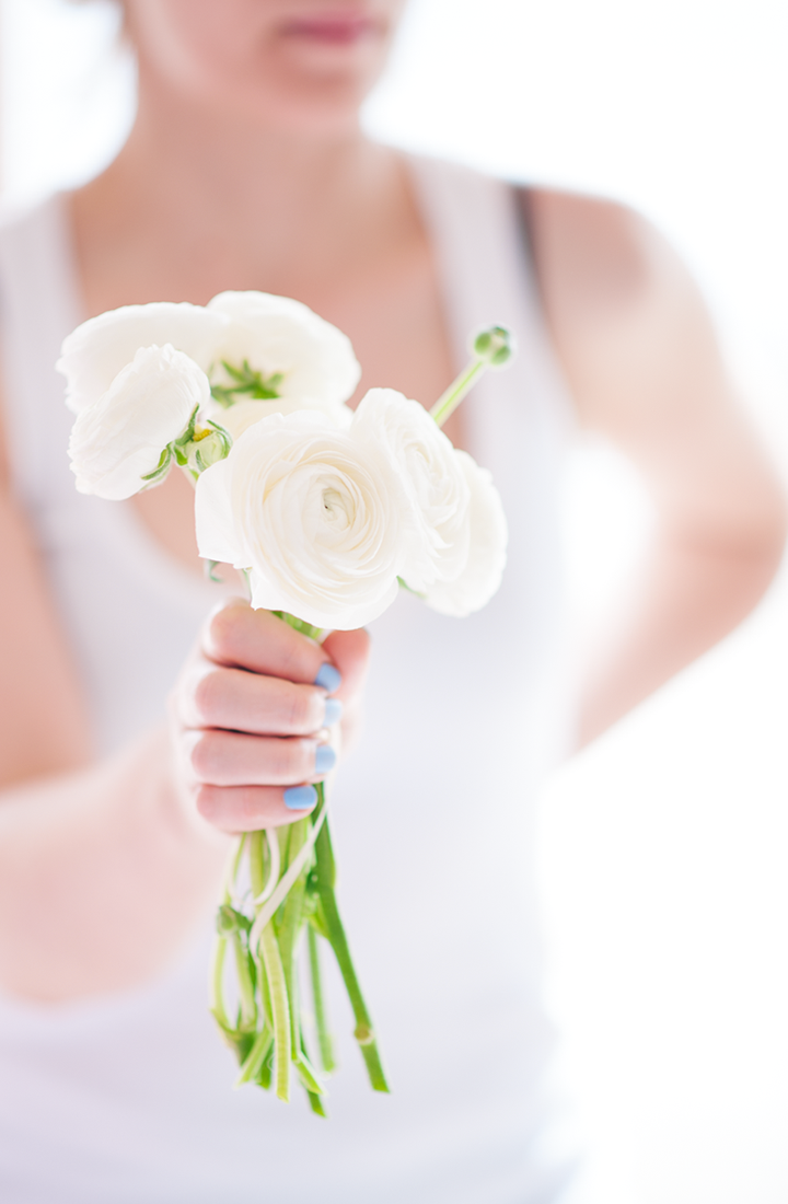 MY FAVORITE FLOWERS: WHITE RANUNCULUS