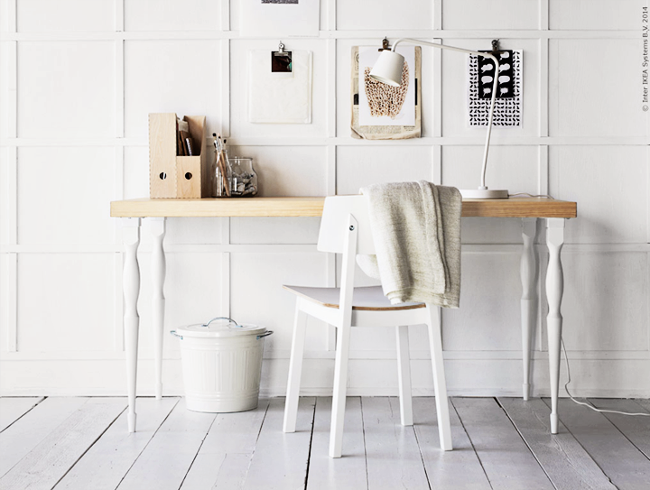 WHITE WORKING SPACE
