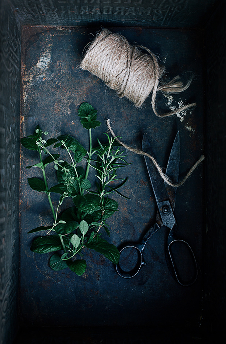 IDEA: HOW TO STORE FRESH HERBS AND EDIBLE FLOWERS