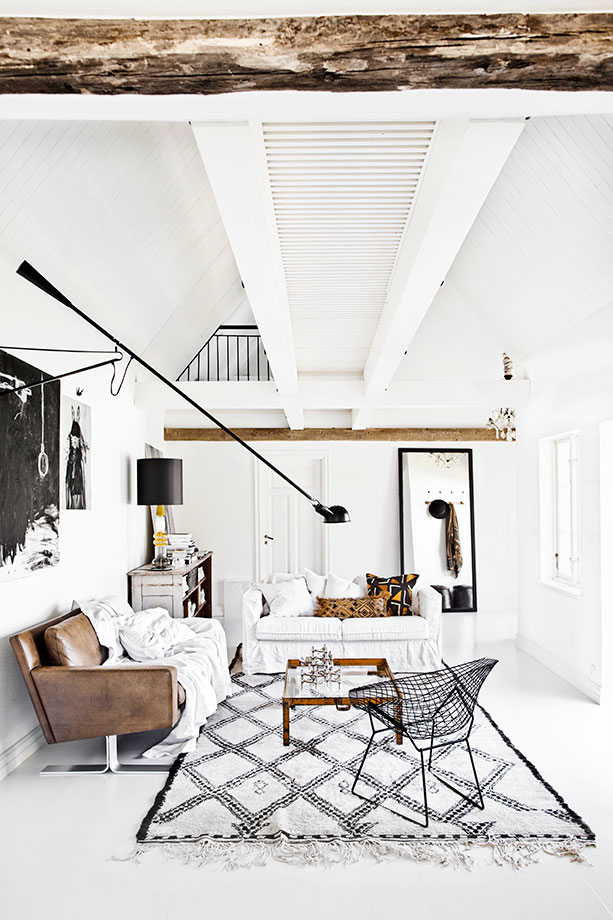 HOW THE INTERIOR STYLIST LIVES?